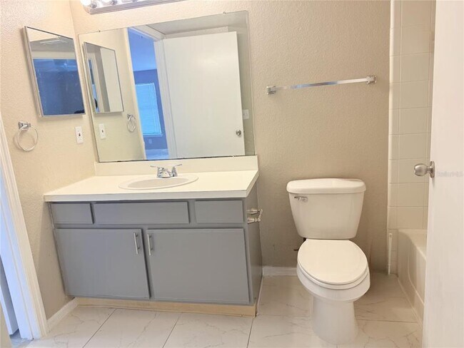 Building Photo - 2214 Grand Cayman Ct