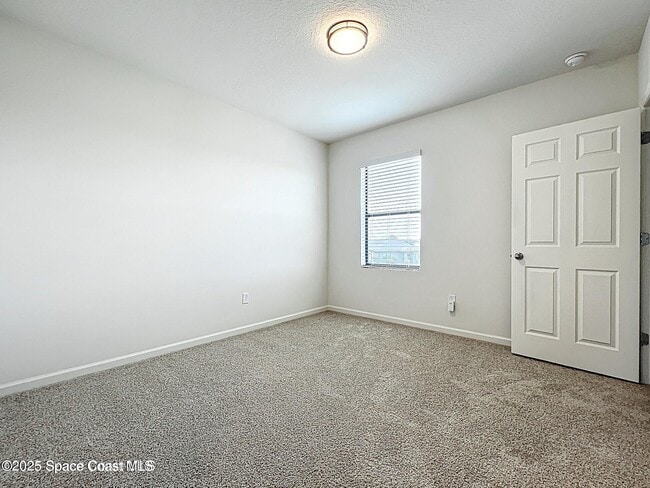 Building Photo - 870 Remington Green Dr SE