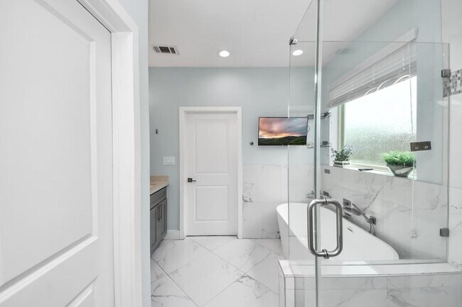 Building Photo - 7542 Lemma Dr