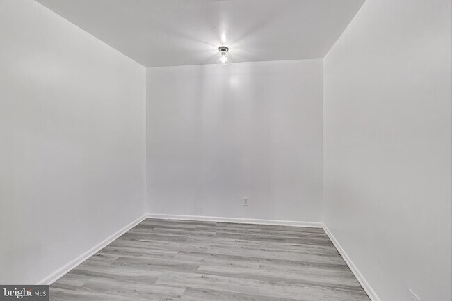 Building Photo - 1001 26th St NW