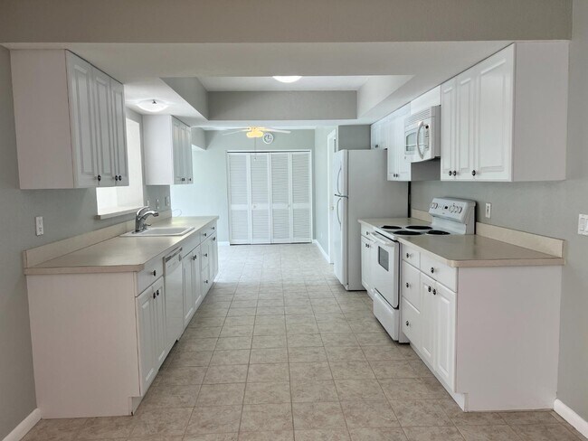 Building Photo - 4220 49th Ave S