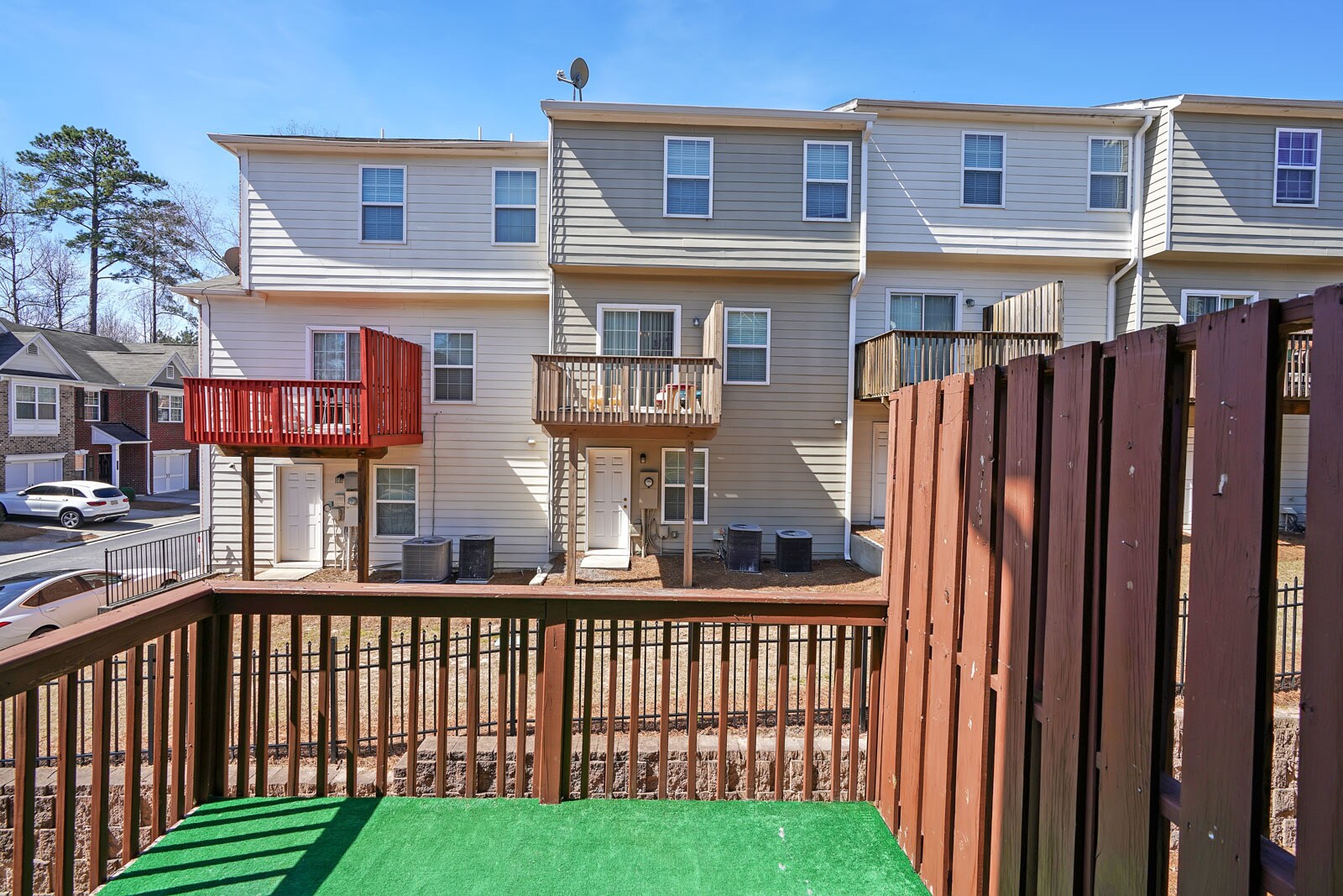 Building Photo - 2217 Landing Walk Dr