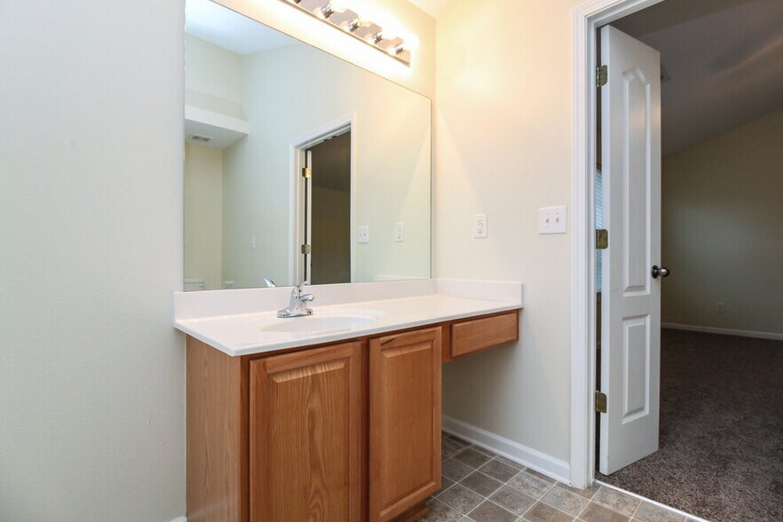 Building Photo - 6795 White Walnut Way