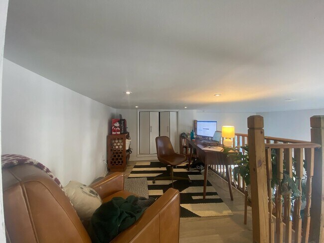 Building Photo - 174 Grand St