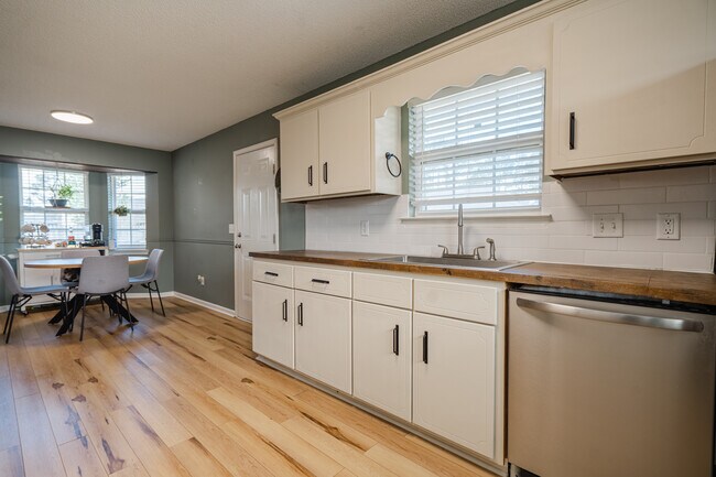 Building Photo - 2007 Ossabaw Dr