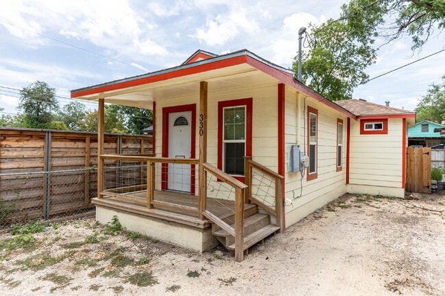 Building Photo - 330 Gem Ln