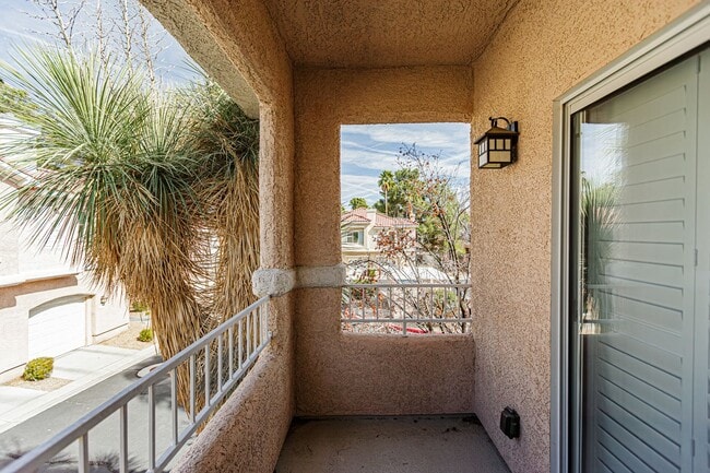 Building Photo - Green Valley Condo