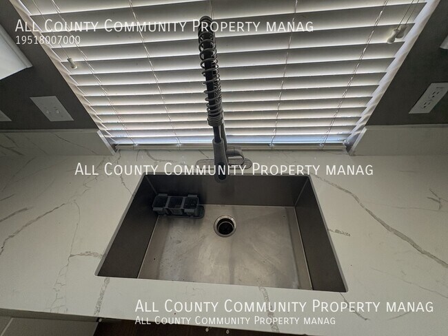 Building Photo - 39560 Bonaire Way
