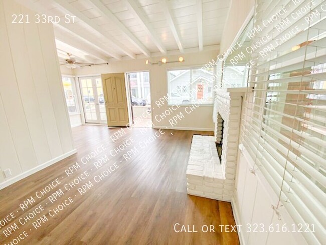 Building Photo - 221 33rd St