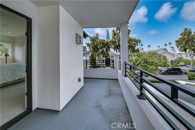 Building Photo - 608 Heliotrope Ave