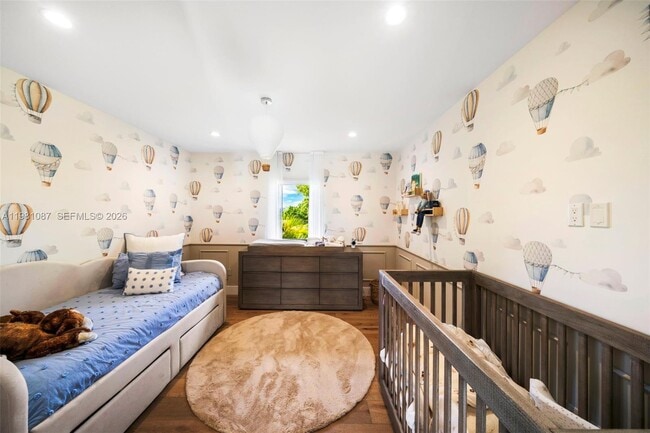 Building Photo - 710 S Shore Dr