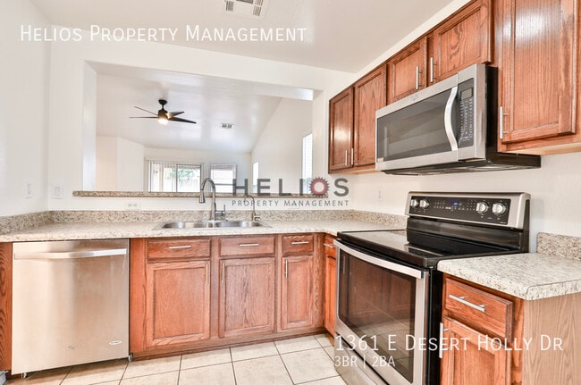 Building Photo - 1361 E Desert Holly Dr
