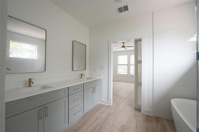 Building Photo - 48 Acacia Dr