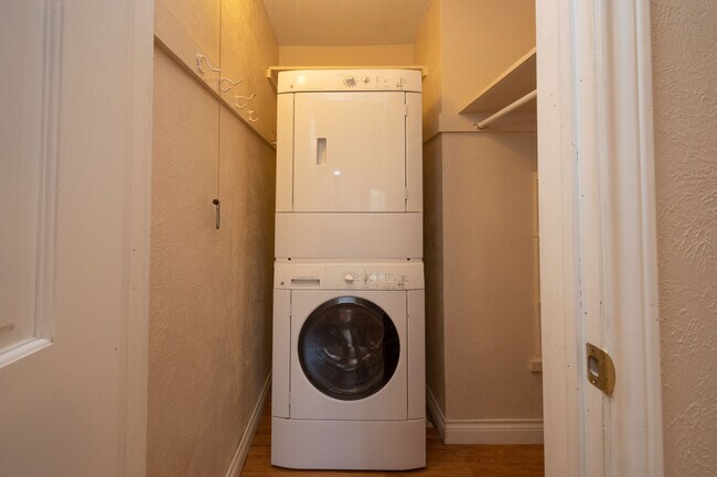 Laundry/Closet - 1959 Oswego St