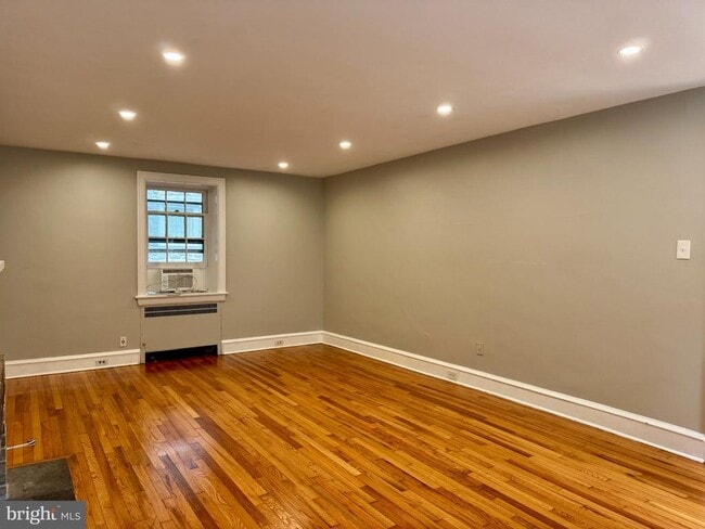 Building Photo - 625 Chelten Hills Dr