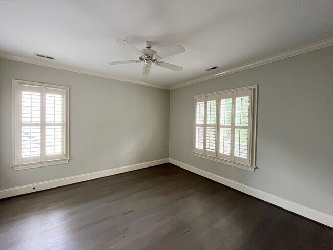Building Photo - 535 Guilford Cir