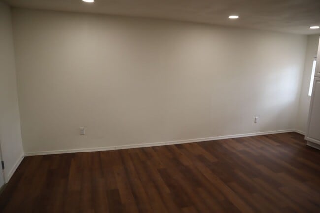 Building Photo - 800 S Quarterhorse Ave