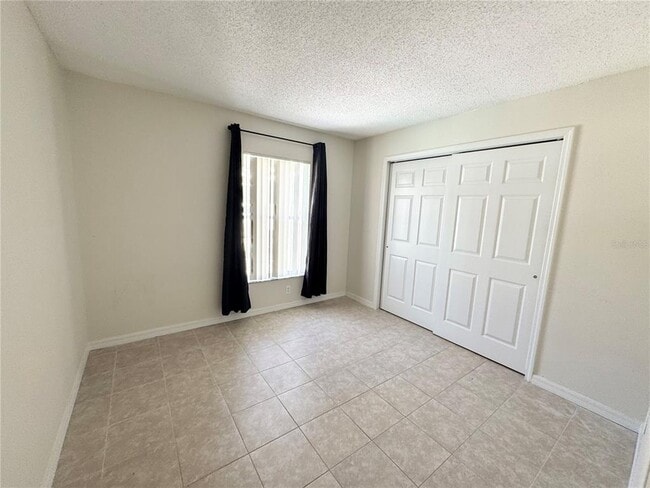 Building Photo - 1718 Bridgeview Cir