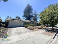 Building Photo - 10600 E Estates Dr
