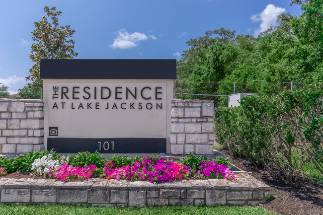 Primary Photo - Residence at Lake Jackson Apartments