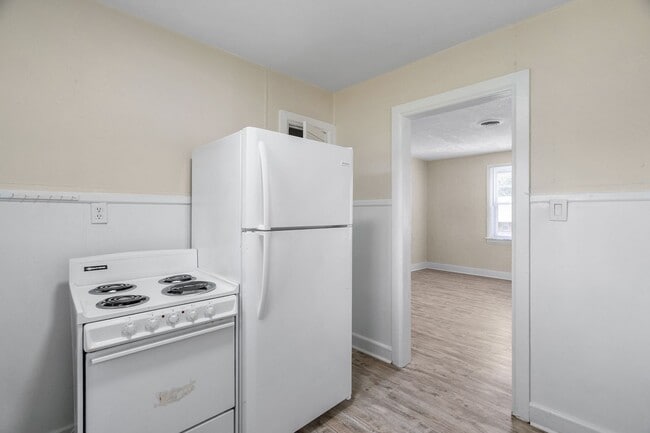 Building Photo - Portsmouth 2 bedroom -Ready Now