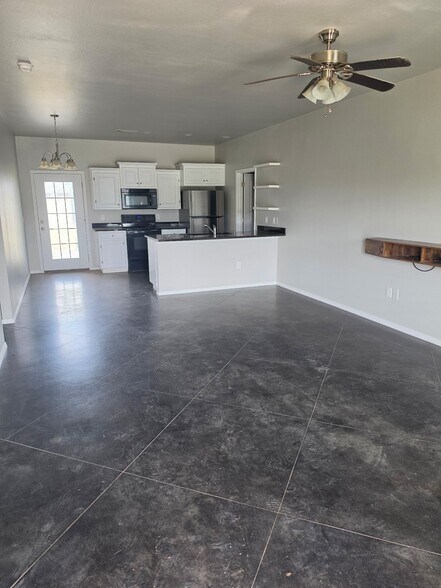 Building Photo - 607 Lochridge St