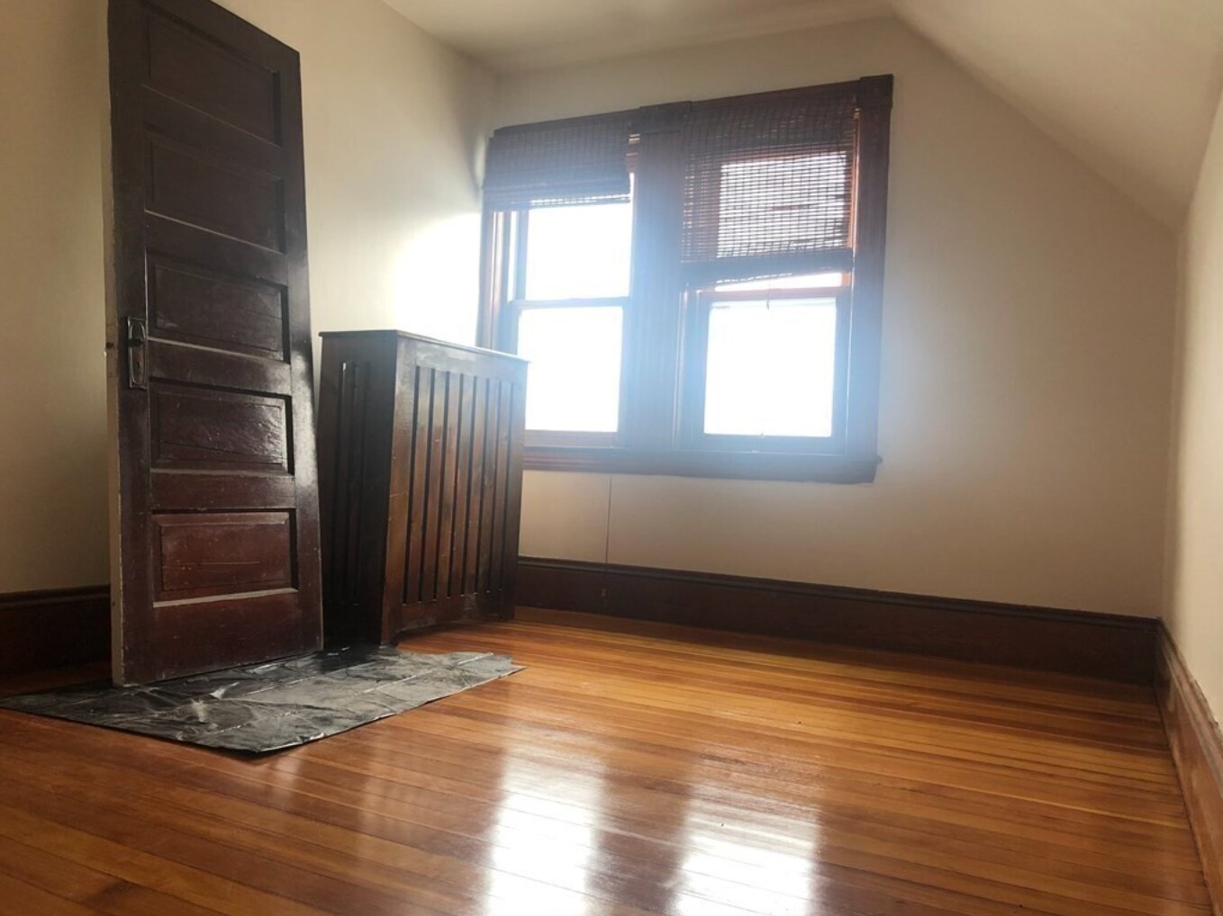 Building Photo - 9 Tip Top St