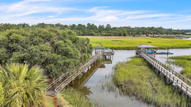 Building Photo - Gorgeous Waterfront Home on Isle of Hope