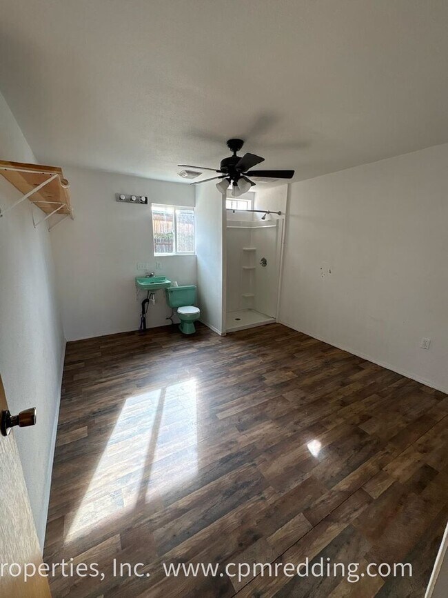 Building Photo - Updated 2-Bedroom House With Refrigerator ...