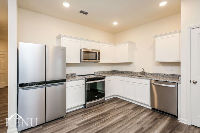 Building Photo - 3094 Calcutta St