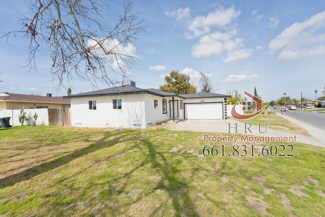 Building Photo - 3 bedroom, 2 bathroom house in SW Bakersfield