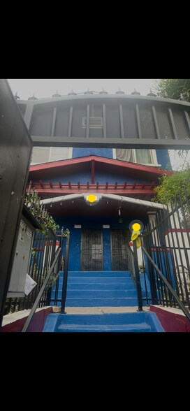 Building Photo - 2233 Whittier Blvd