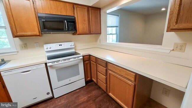 Building Photo - 10712 Kings Riding Way
