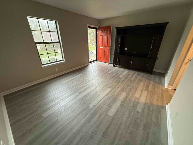 Building Photo - 656 Mercer Dr