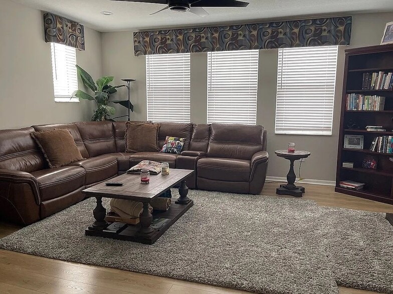 Upstairs Den - 5617 Trevesta Pl