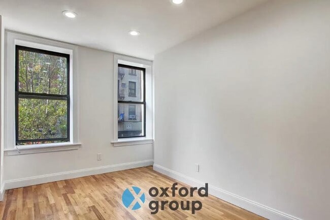 Building Photo - East 10th Street