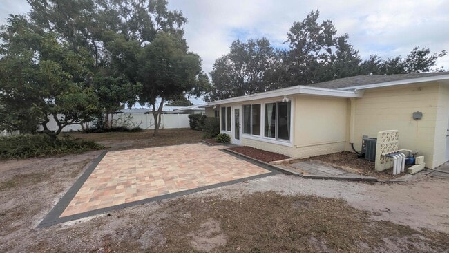 Building Photo - 4019 28th Ave N