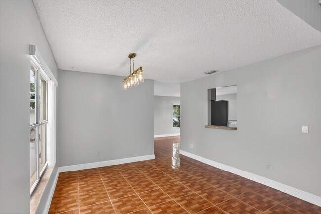 Building Photo - 14912 White Magnolia Ct