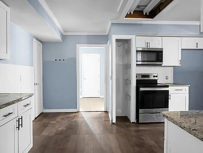 Building Photo - 407 Hayne St