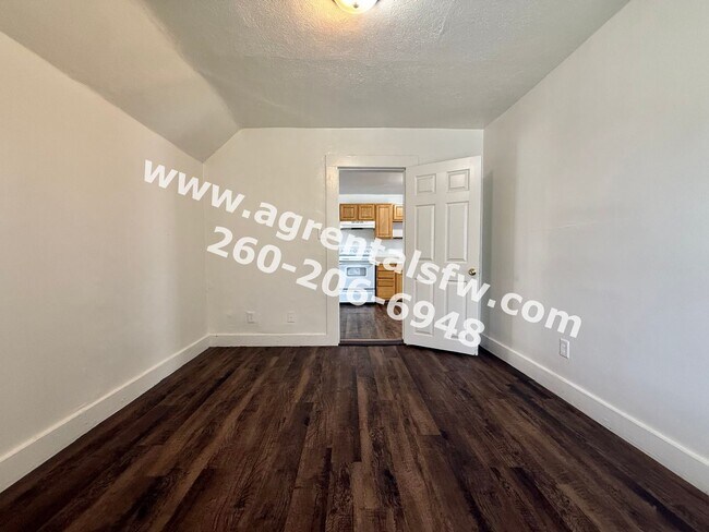 Building Photo - 3113 S Harrison St