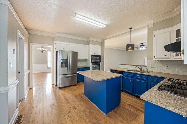 Building Photo - 1114 Rivershyre Dr