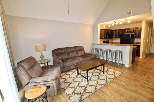 Building Photo - 1336 Hunters Rd