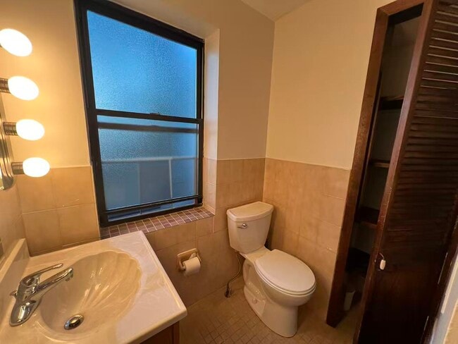 Building Photo - 41 S 13th St