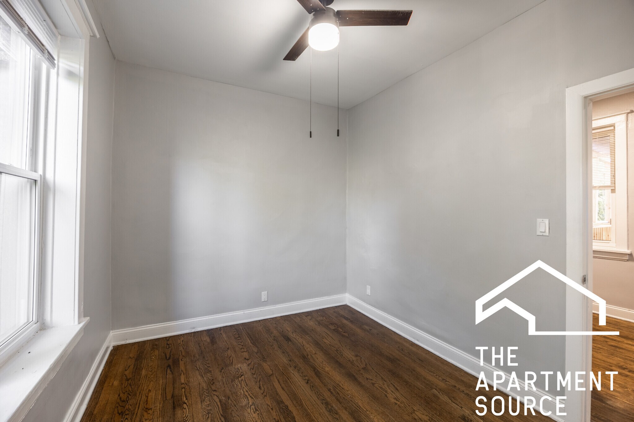 Building Photo - 6259 N Lakewood Ave