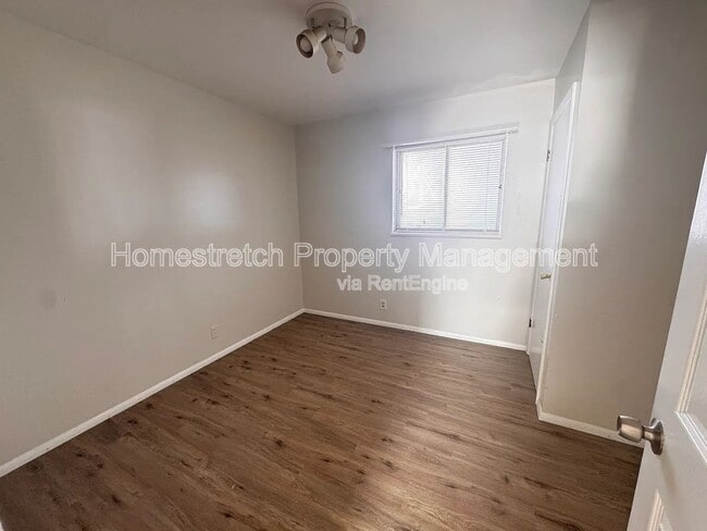 Building Photo - 538 Banavie Dr