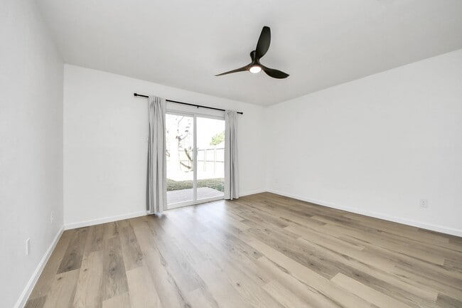 Building Photo - 3305 Avenue R