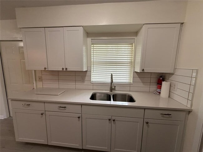 Building Photo - 15615 NW 138th Dr