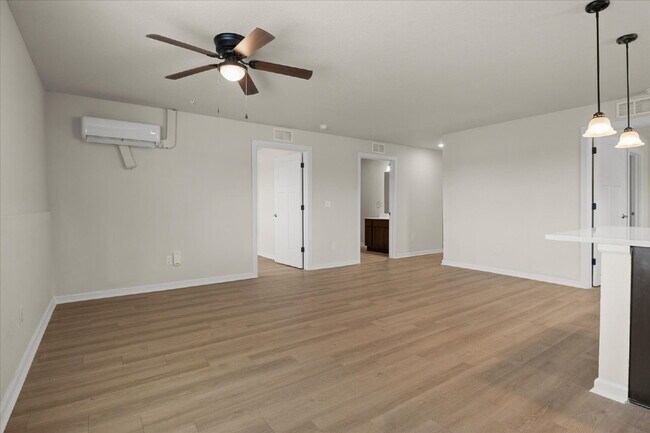 Building Photo - 260 Spanish Moss Cir