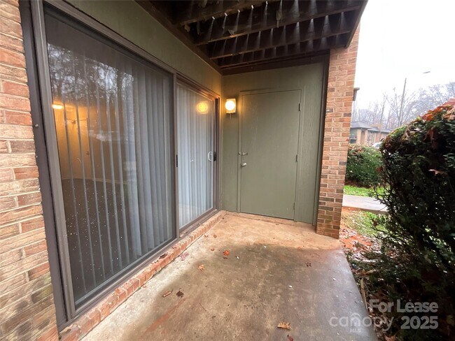 Building Photo - 238 Orchard Trace Ln