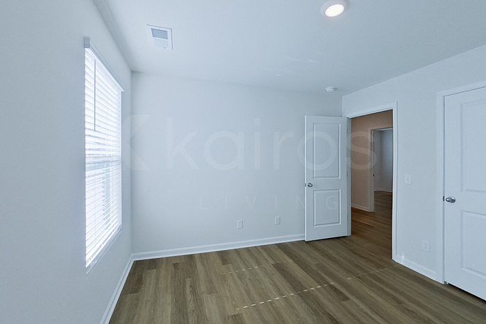 Building Photo - 106 Inez Ave